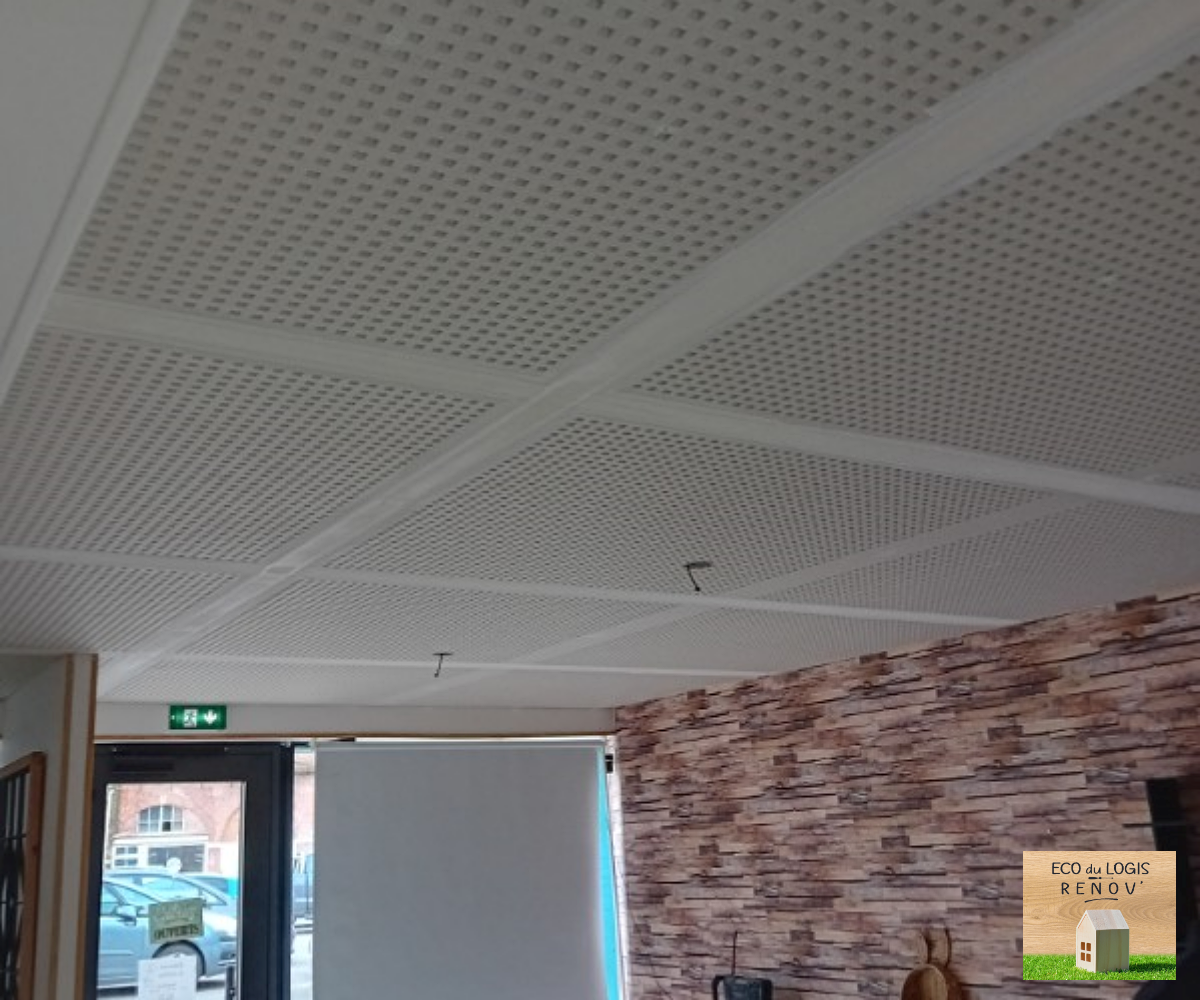 Faux plafond acoustique suspendu