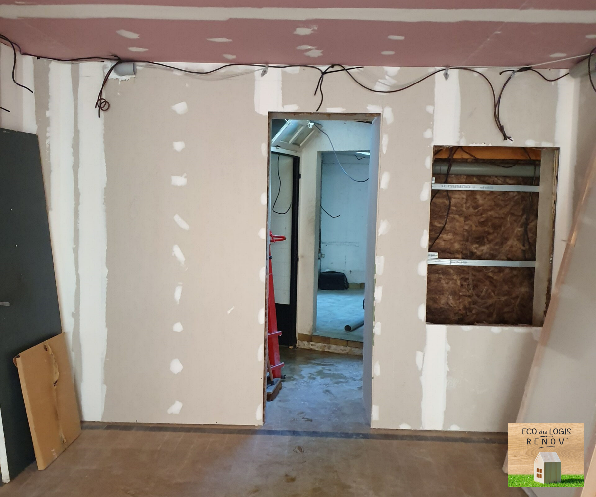 Mise aux normes coupe-feu pour local commercial rue de Bec'Ham L'Aigle (1)_jeromelouveau-ecodulogis-renov