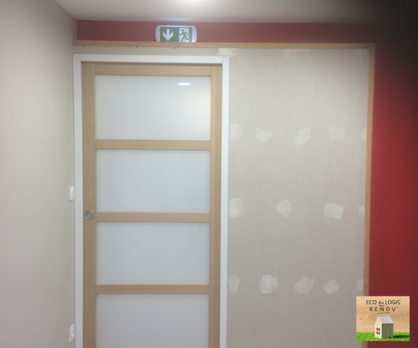 Bloc-porte pour agence d'assurance à L'Aigle