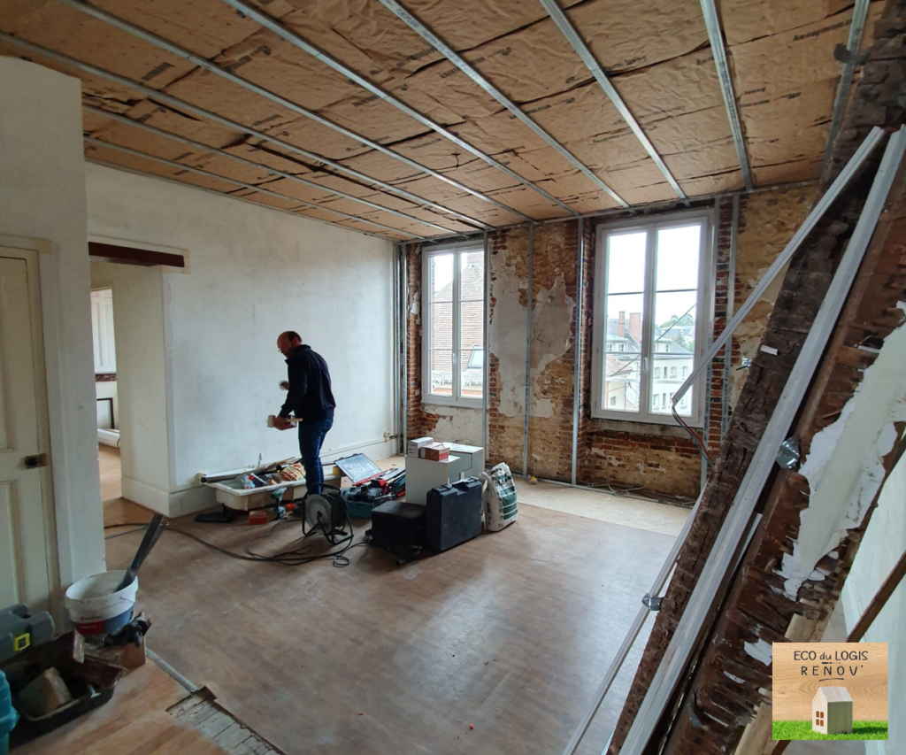 Isolation et rénovation d'un immeuble à L'Aigle par Jérome Louveau Plaquiste