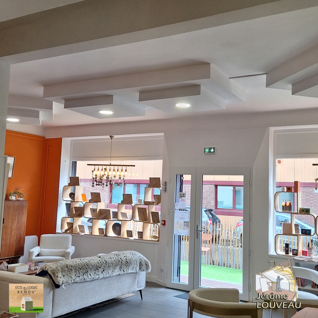 Création faux plafond suspendu pour commerce à Vimoutiers