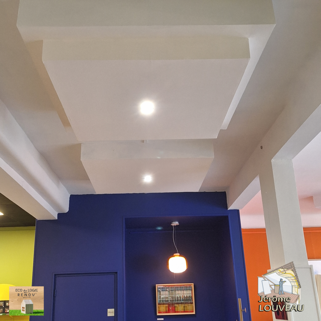 Création faux plafond suspendu pour commerce à Vimoutiers